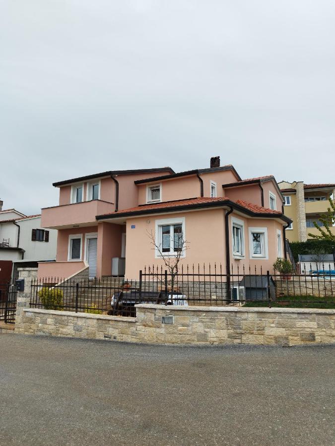 Tonis Apartment Buje Exterior photo